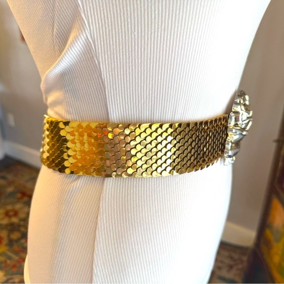 Gold Fish-scale Stretch and Silver Rose Buckle Belt - Picture 4 of 9